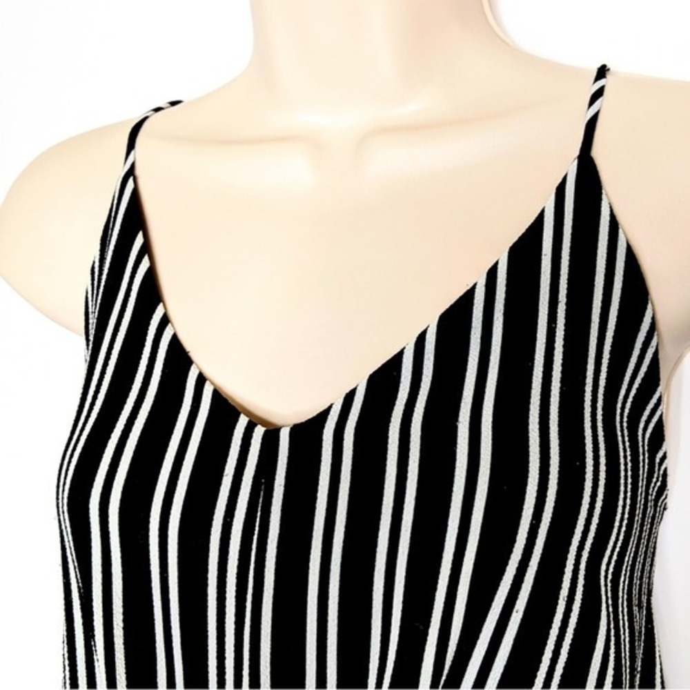 Monteau romper w/ slit side seam at hem sz… - Picture 5 of 14
